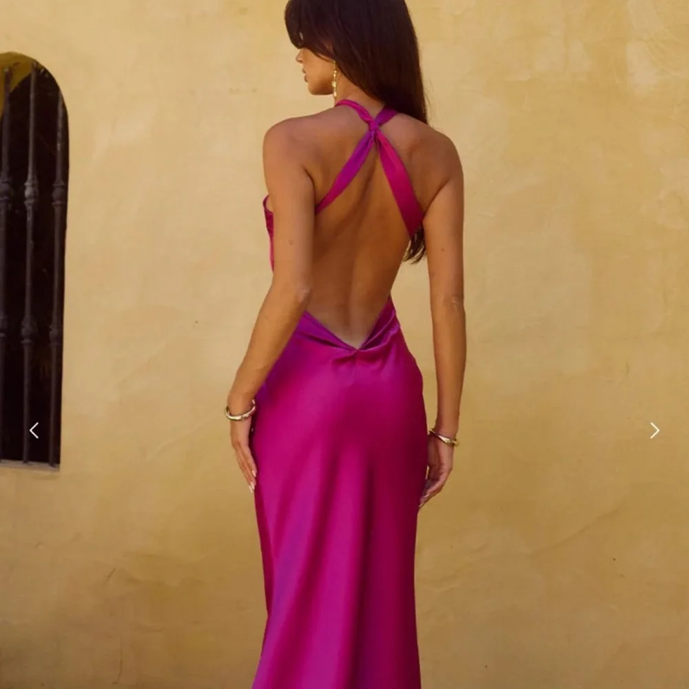 Chic Fuchsia Backless Dress - Picture 2 of 3